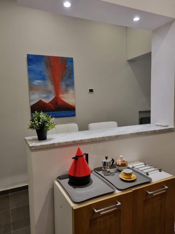 Napoli Sottosopra Chiaia Apartment Екстериор снимка