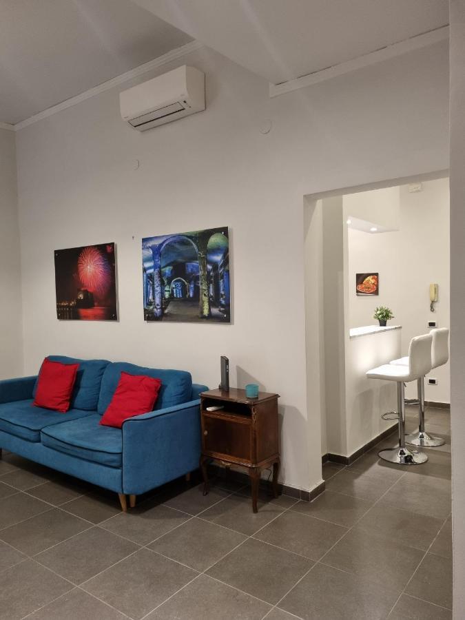 Napoli Sottosopra Chiaia Apartment Екстериор снимка