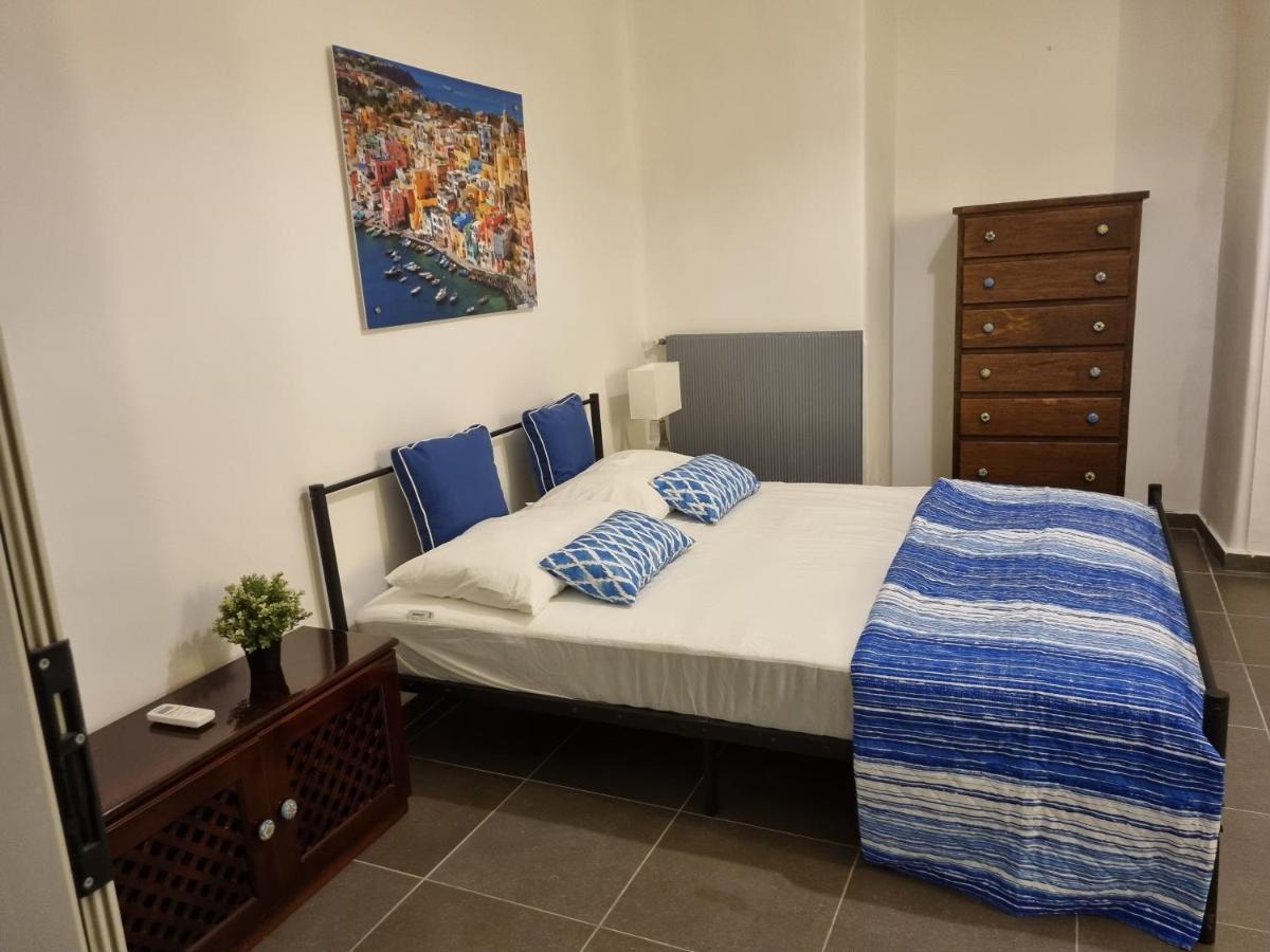 Napoli Sottosopra Chiaia Apartment Екстериор снимка