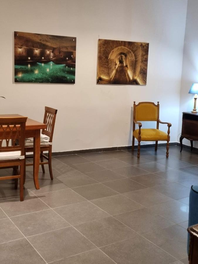 Napoli Sottosopra Chiaia Apartment Екстериор снимка