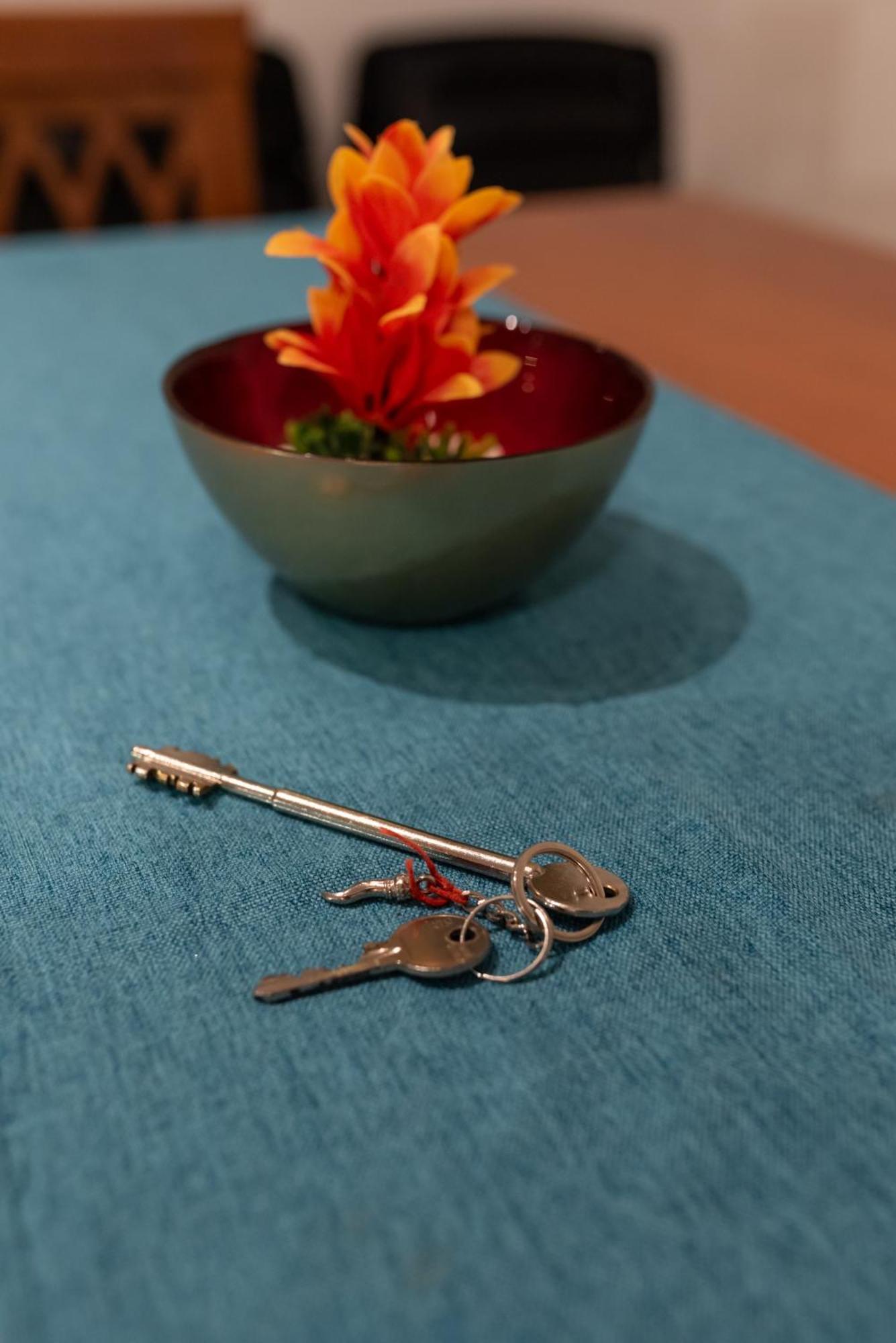 Napoli Sottosopra Chiaia Apartment Екстериор снимка