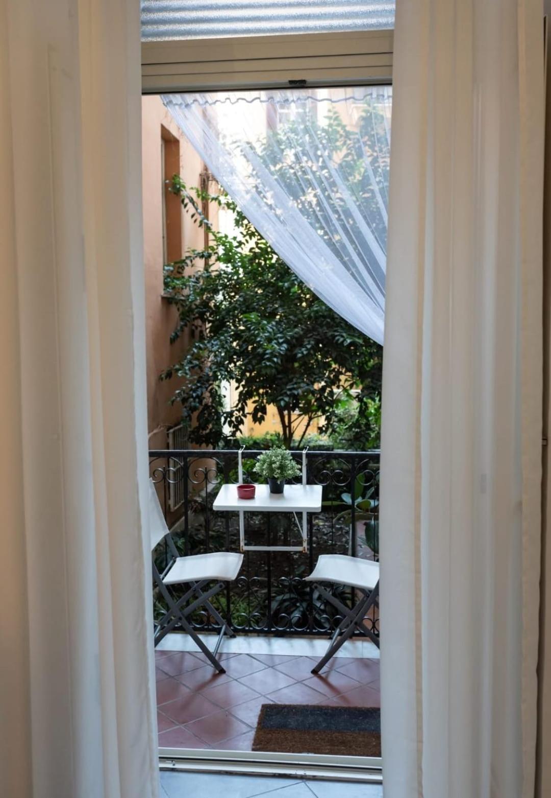 Napoli Sottosopra Chiaia Apartment Екстериор снимка
