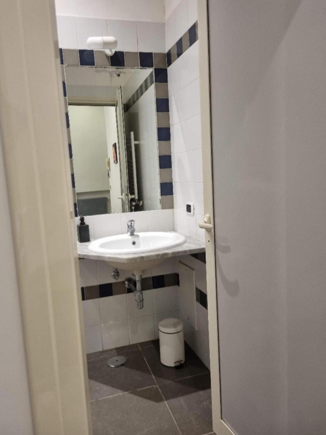 Napoli Sottosopra Chiaia Apartment Екстериор снимка