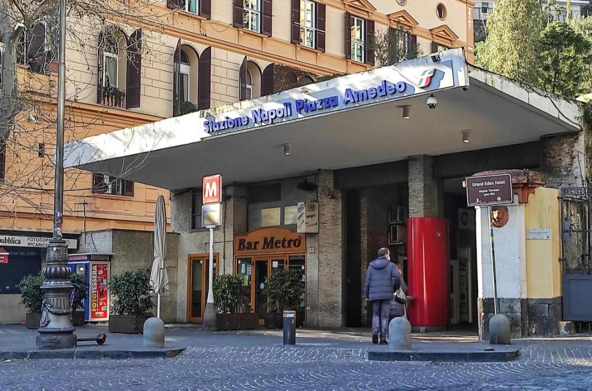 Napoli Sottosopra Chiaia Apartment Екстериор снимка
