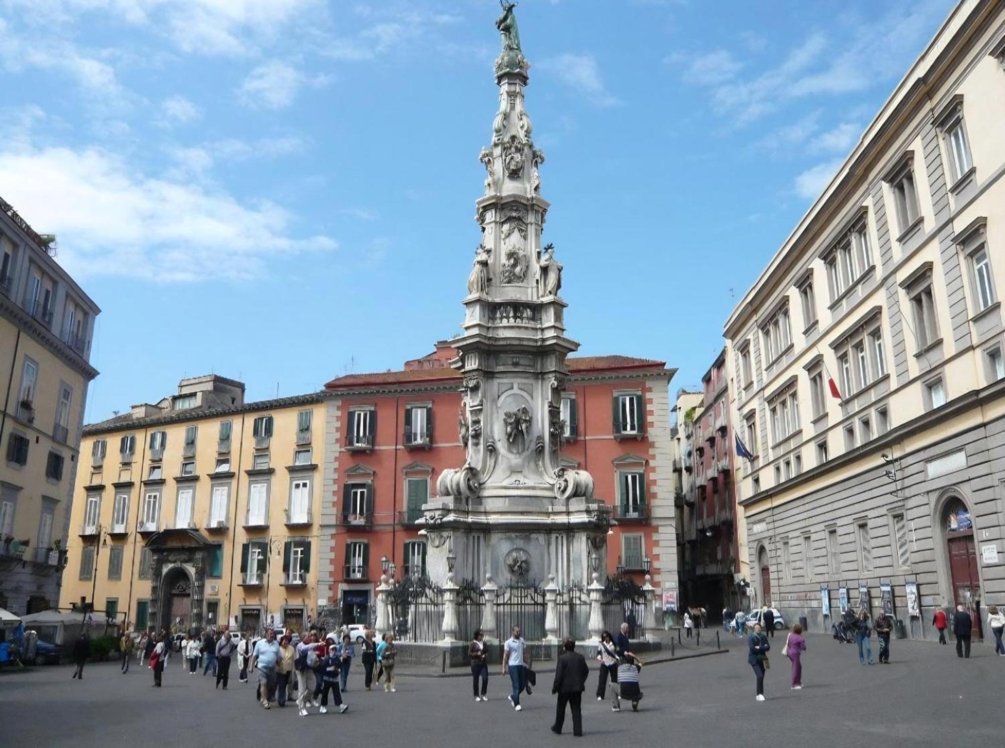 Napoli Sottosopra Chiaia Apartment Екстериор снимка